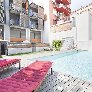 my-space-barcelona-pool-garden-apartments.topbarcelonahotels.com/